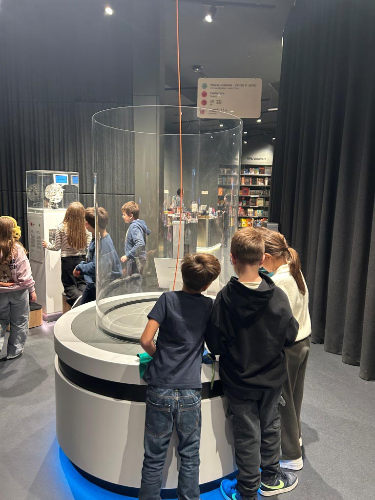 poseta palati nauke 39 poseta palati nauke 39