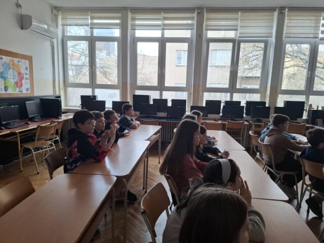 IMG-aaab7833243190e21b5870406ce2a98a-V